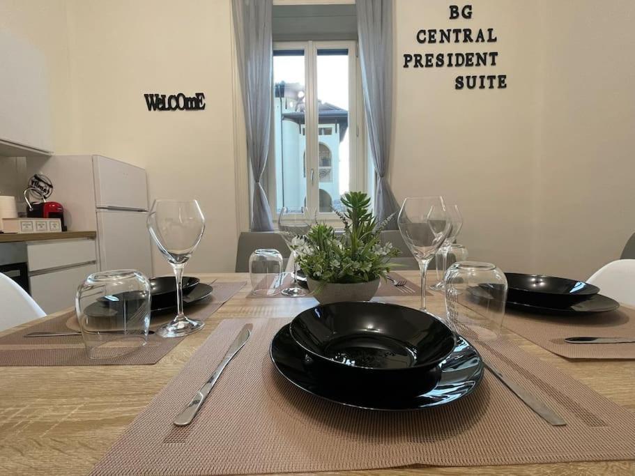 Bg Central President Suite Con Parcheggio - Vista Citta Alta ベルガモ エクステリア 写真